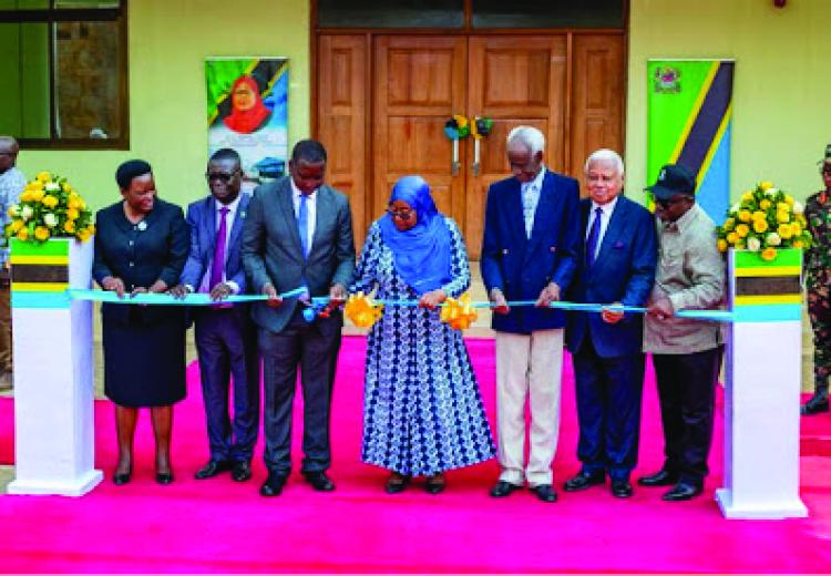 Rais Samia azindua Jengo Mtambuka la Mafunzo SUA, akimwagia sifa Chuo kwa kufanya vizuri