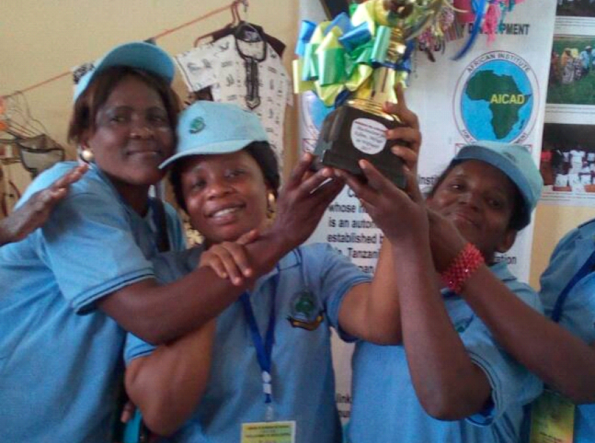 A photo showing a section of exhibitors celebrating SUA victories in 2017 Agricultural Shows